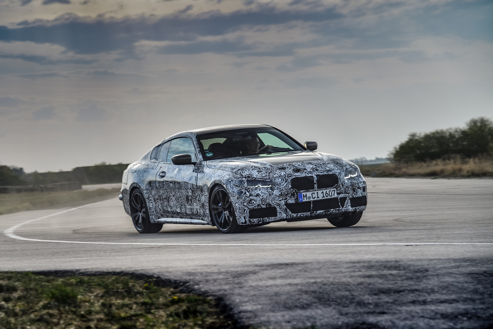 SMALL_P90387887_highRes_the-new-bmw-4-series